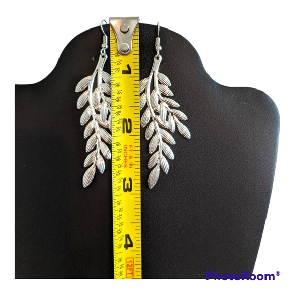 133. ⭐ FINAL PRICE ⭐ Silver Leaf Drop Earrings - Picture 5 of 5